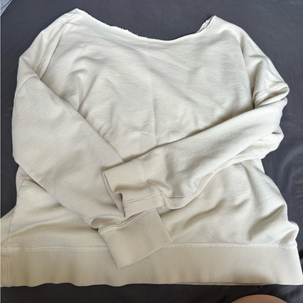 Sweatshirt